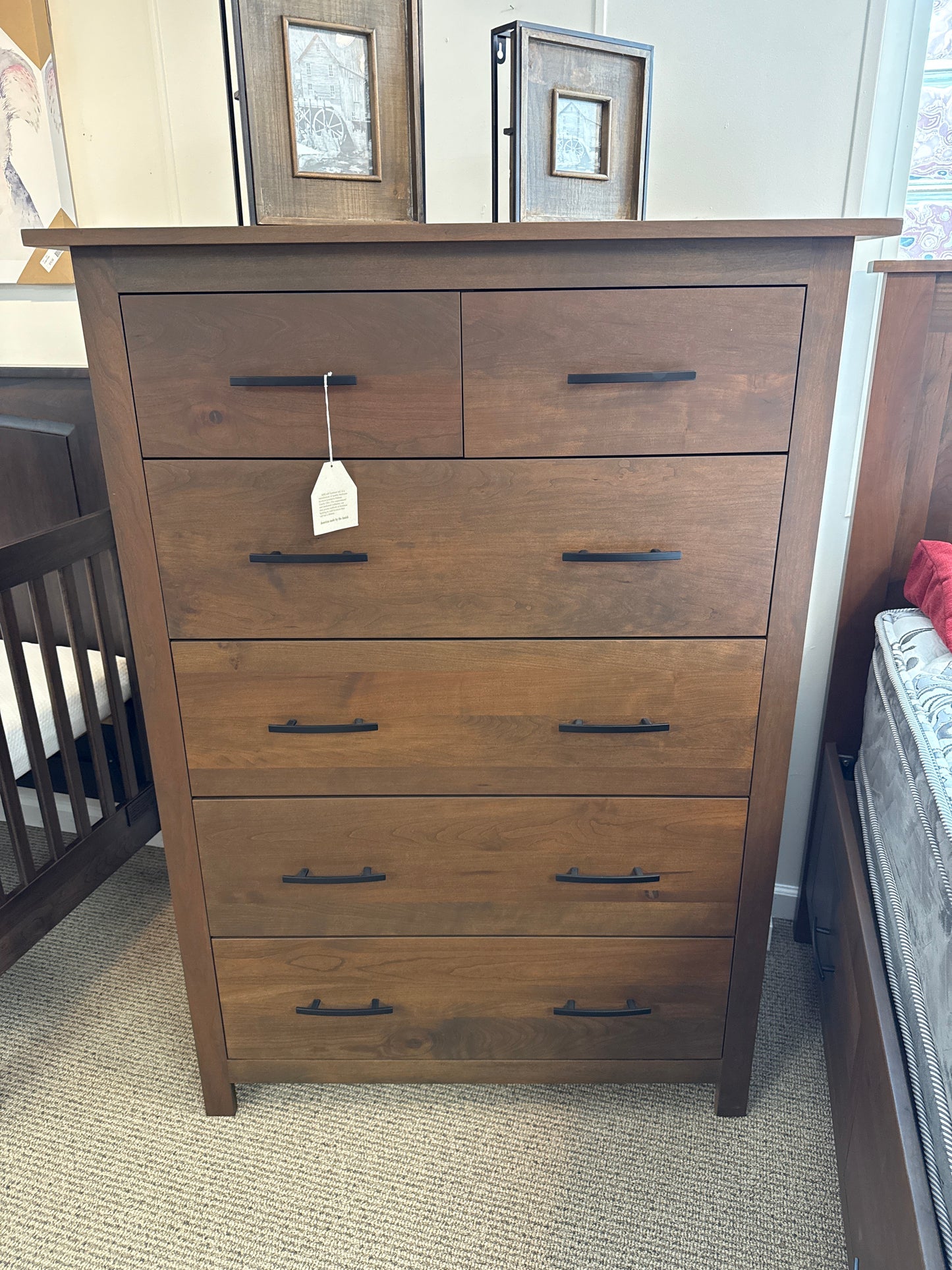 Williamsport 4 pc Bedroom Set(mattress sold separately). Set includes: Queen storage bed, footboard bench, nightstand and chest of drawers.