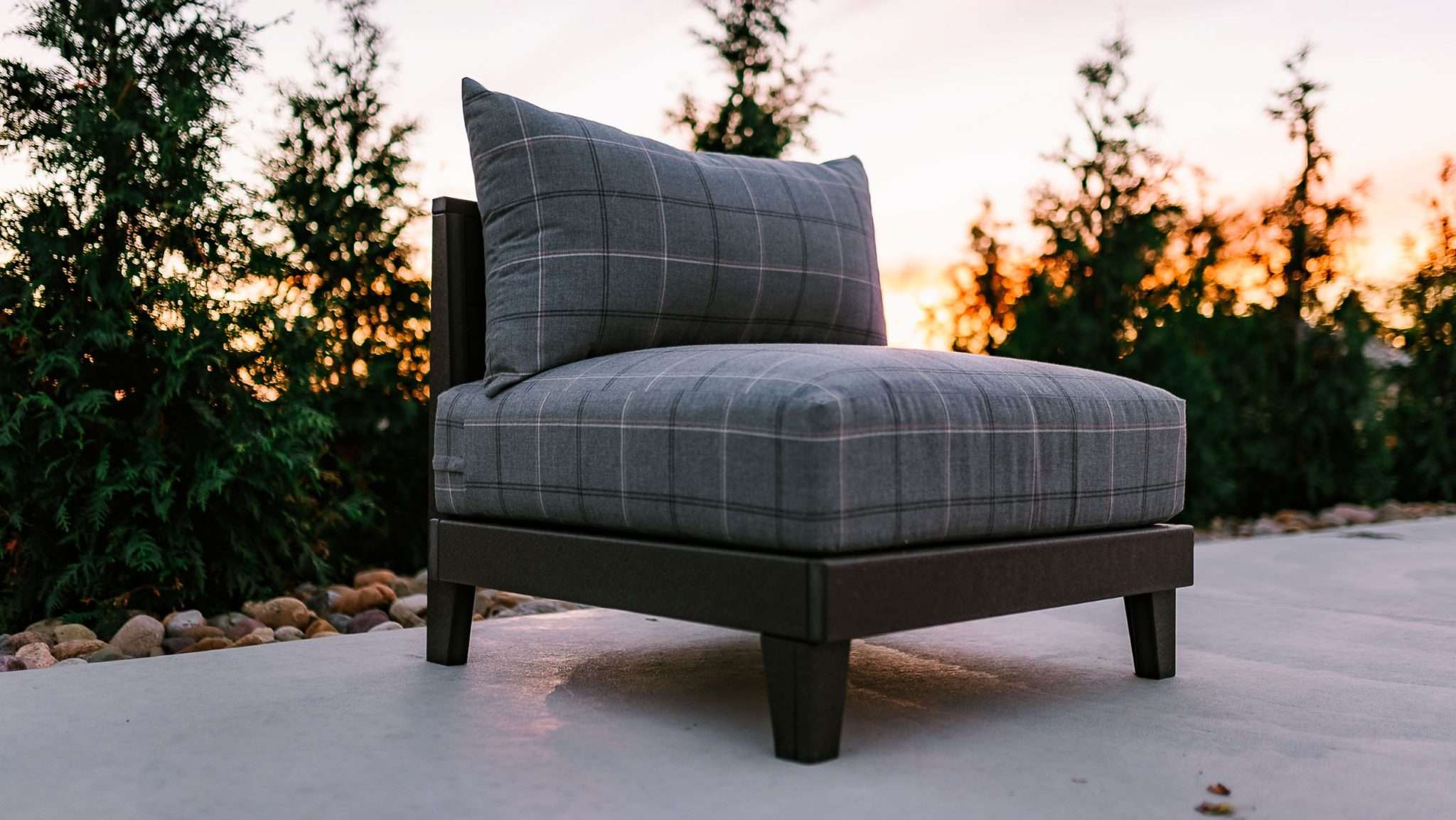 Latitude Center Chair