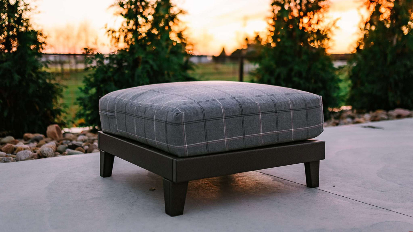 Latitude Ottoman