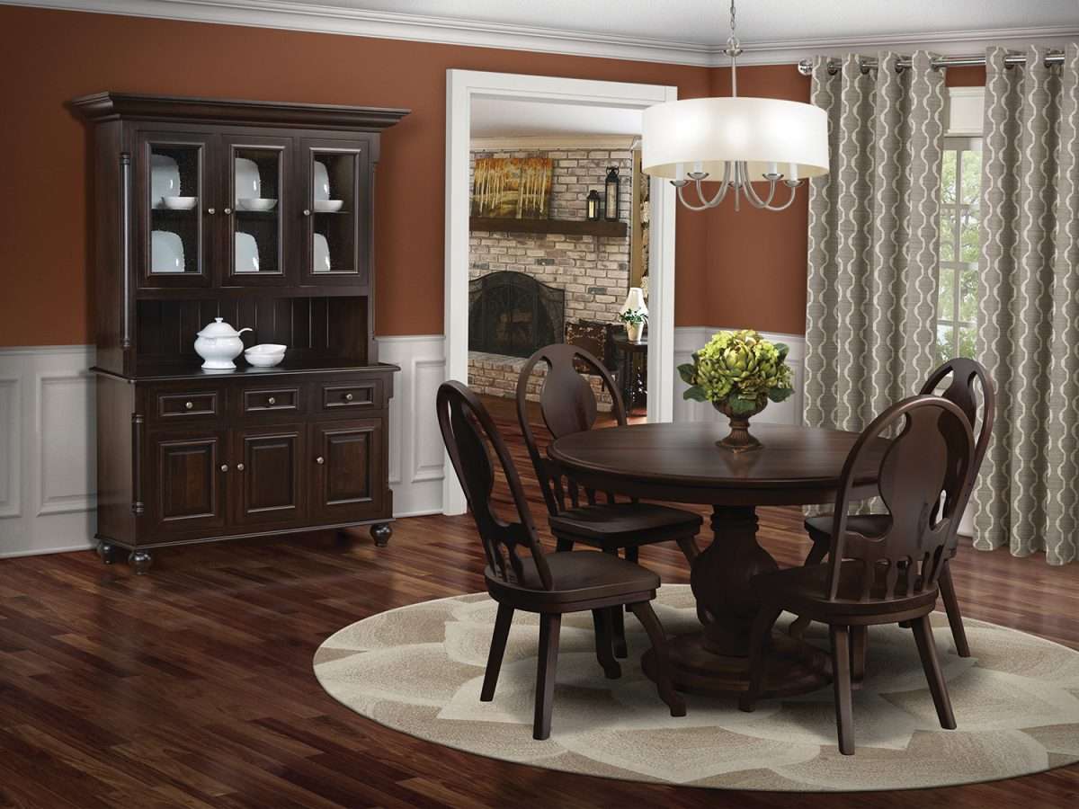 European Corner Hutch