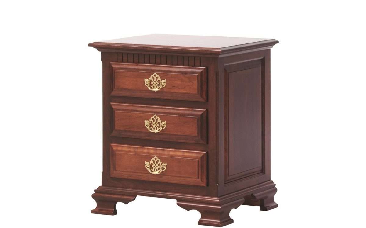 Victoria's Tradition Pilaster Bed Collection